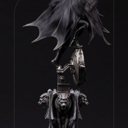 Batman Returns Deluxe Art Skala Statuetka 1/10 Batman 34 cm